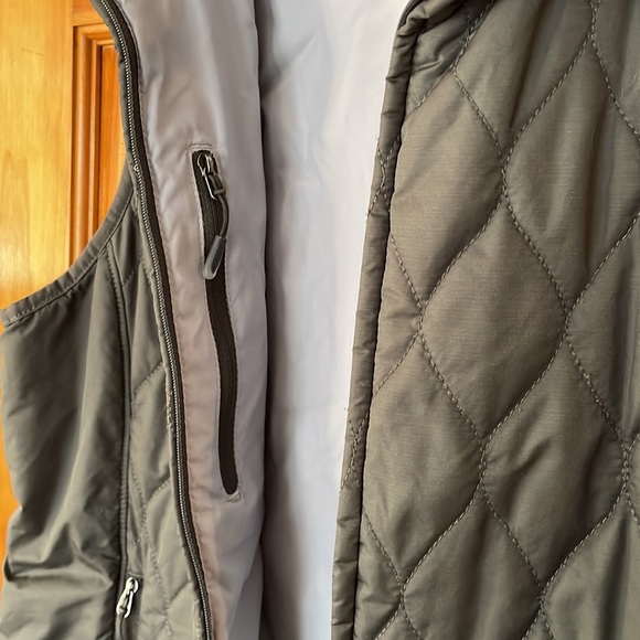 Women’s reversible vest - Picture 3 of 5